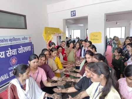 Karwa Chauth is celebrated today in Siddhi-Shivvas Yoga, women will observe fast for longevity and good fortune.