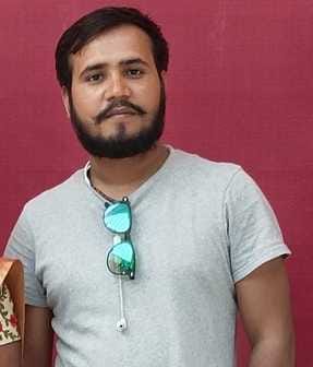 A young man died in an accident while returning home on Karva Chauth, leaving the family in turmoil.