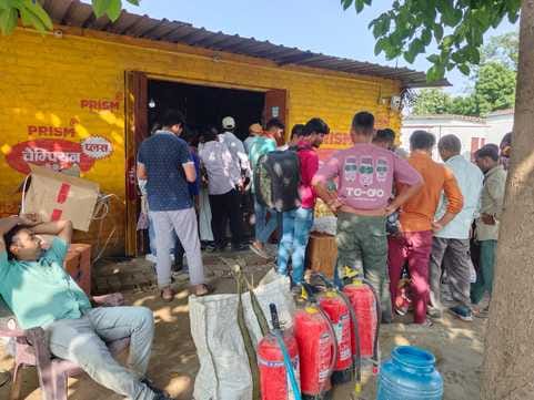 Only one wholesale license, sale of firecrackers without license among the population
