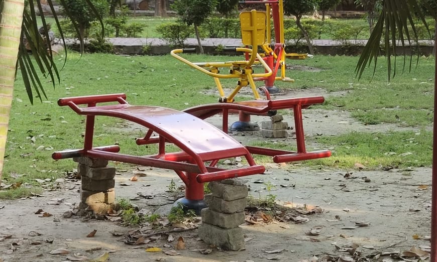 Open gym's health deteriorates, machines themselves on crutches