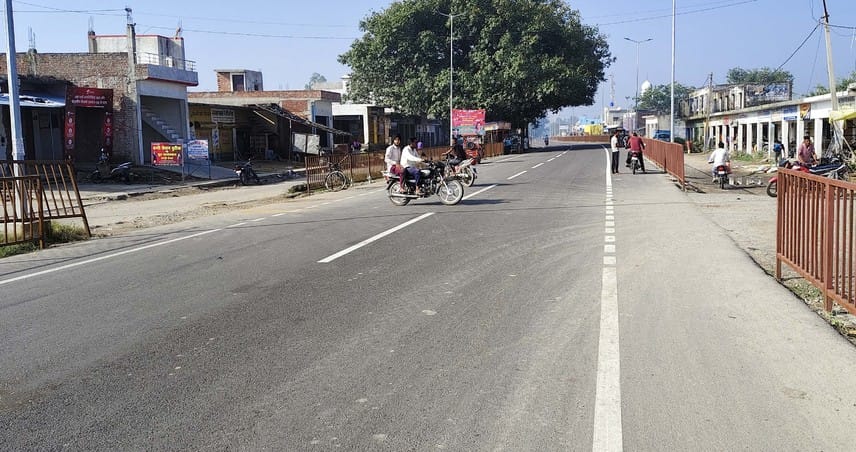 Illegal cut left in Rampur Kalan... Student seriously injured in accident