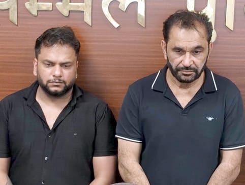 Two members of online betting gang arrested from Delhi airport