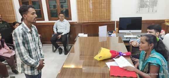 Visually impaired student Moni became CDO for a day