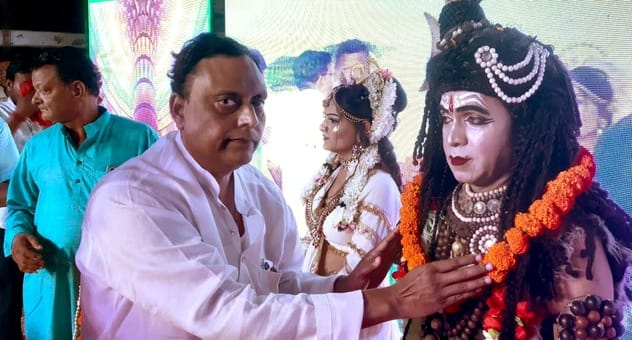 Braj artists performed Shamaan and received awards.