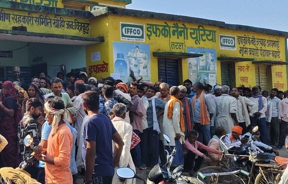 Farmers are struggling due to not getting DAP, have to make rounds of centers