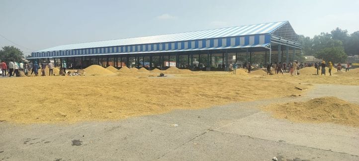 On the first day, 280 quintals of PR paddy out of 2200 quintals were purchased in Jind Mandi.