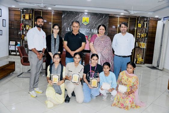Vanshika, Anju, Tannu's team tops the quiz competition