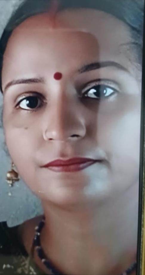 Woman commits suicide by hanging herself, police engaged in investigation