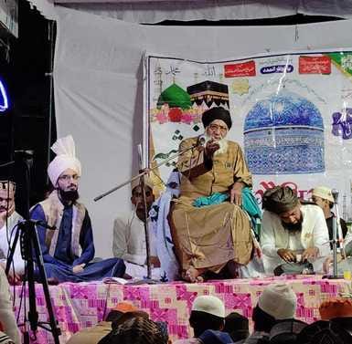 The Ulama gave the message of loving everyone by becoming a good person.