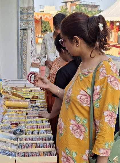 Artworks by artisans from 12 states are attracting visitors