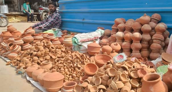 Samagra Shiksha Abhiyan Students learn making clay toys and sculptures events organized in schools Bagless Day