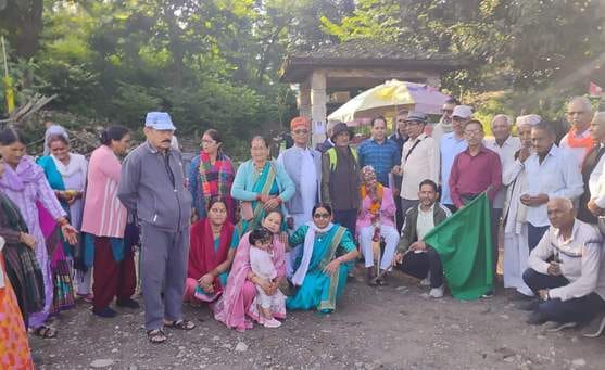 Elderly people left for Badrinath Yatra