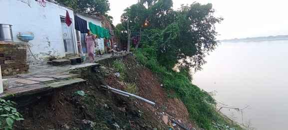The administration fulfilled its responsibility by sending a notice, and within no time, thousands of houses were built on the banks of the Ganga.