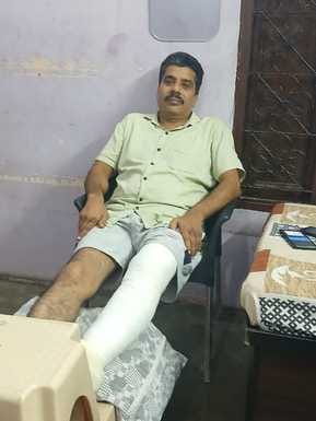 Two bulls clashed in the Railway Road market, injuring a shopkeeper and damaging several cars and two-wheelers.