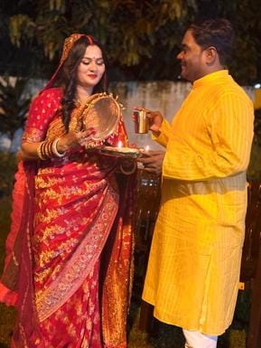Women pray for eternal happiness