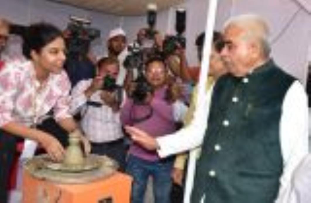 Clay Arts Board crash porcelain market: Sachan