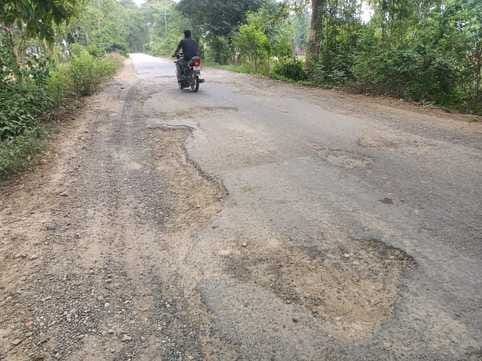 Pothole-free road claims fail, dilapidated roads increasing difficulties
