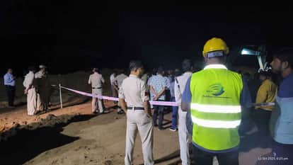 Major accident in Amalai OCM: Dumper sinks in swamp, operator missing