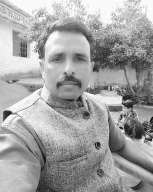 मृतक अशोक दुबे