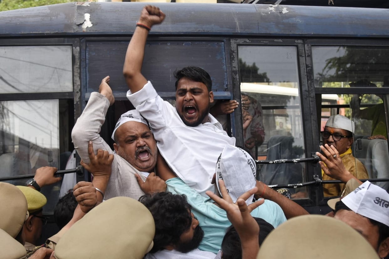 AAP protests against attack on Chief Justice