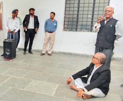 Advocates boycott judicial work and sit on strike