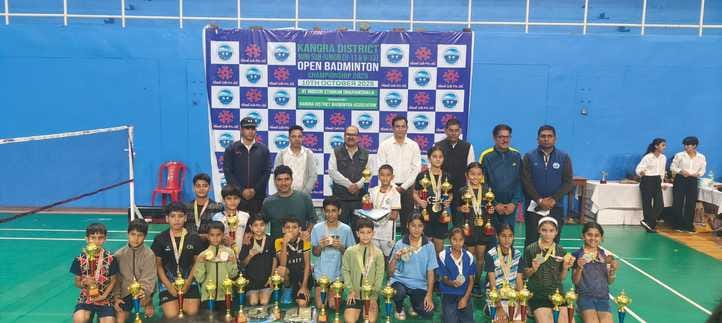 Rajveer and Nirosa were the winners in the Under-11 badminton singles competition.