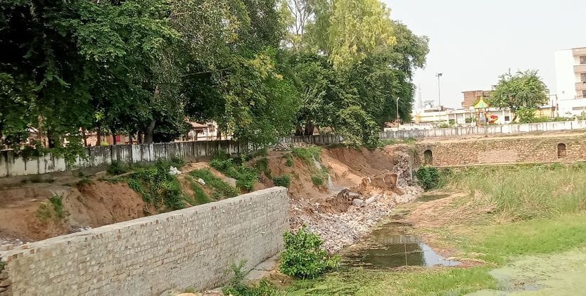 The wall being built for the beautification of Kothi pond collapsed, no casualties