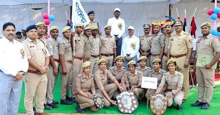 Chitrakoot team becomes overall winner in Prayagraj Zone competition