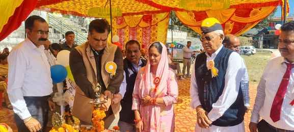 In badminton, Bijhari defeated Bhoranj and Tauni Devi defeated Sujanpur.