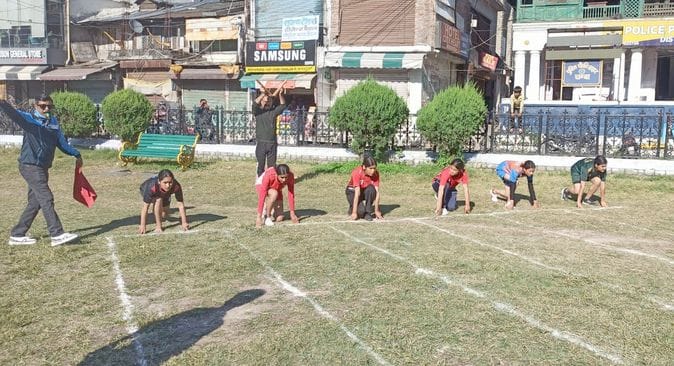 Jiya Thakur and Mohammad Gawas finished first in the 1500m race.