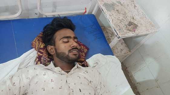 A traveller coming from Dehradun was robbed of Rs 70,000 by a poisoner.