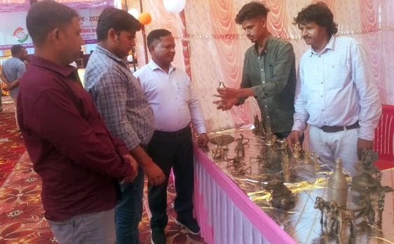 Mahoba Trade Fair: Brass artefacts attract customers