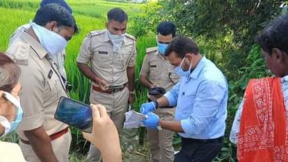 घटनास्थल पर मौजूद पुलिस