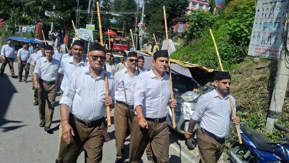 Volunteers took out a march in Jogindernagar.