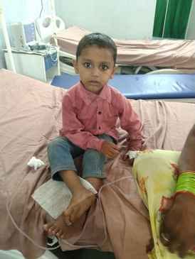 A child playing outside the house was bitten by a snake