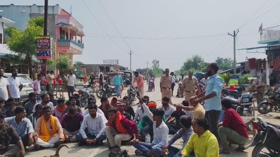 The severed heads of two cattle were found in a pond; angry villagers blocked the highway for three hours.