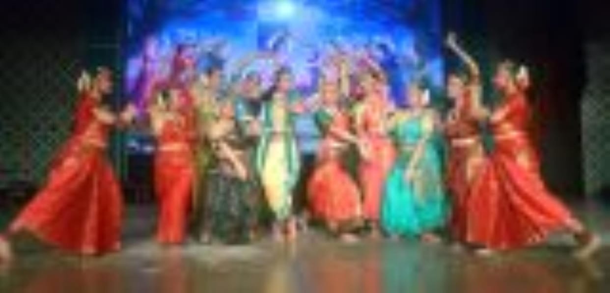 Street plays and dance dramas won the hearts of the audience at Abhivyanjaana