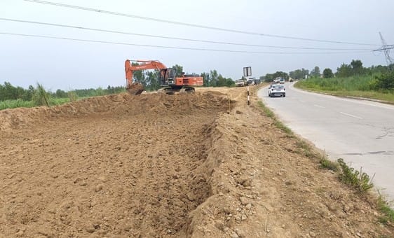 First the four-lane road was made higher, now it is being made equal