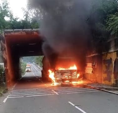 Cement bulker catches fire, driver jumps out to save his life