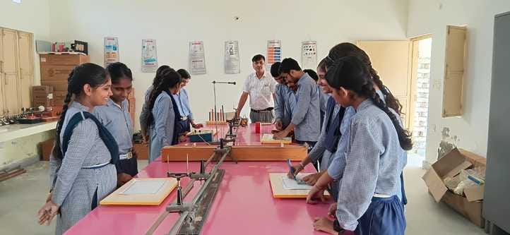 Science laboratories started in Ritauli school, now the quality of education will improve.