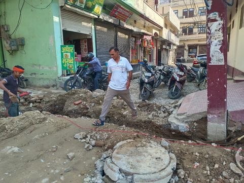 There was a problem with sewer and drinking water, the road was uprooted, increasing the problems of 1200 families.
