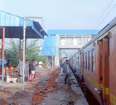 Now the coach indicator will tell where the train bogie will arrive