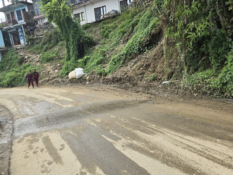 Awahdevi-Tarkwadi roadside drain blocked by debris, public troubled