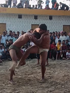 Parvez Pehlwan defeated Vijay in the wrestling match.