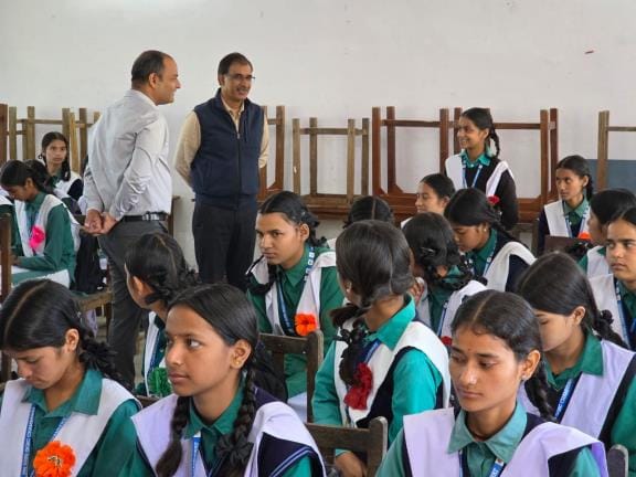 The DM's interactive teaching gave new energy to the girl students.