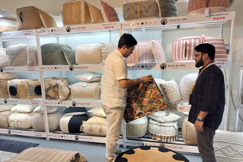 Cotton poufs and mats attracted the attention of foreign buyers