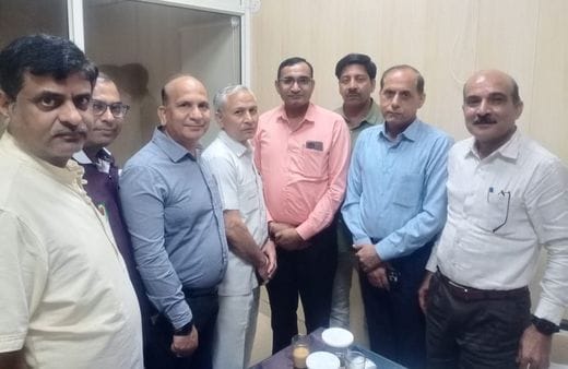 HUSA delegation raised problems related to school buses