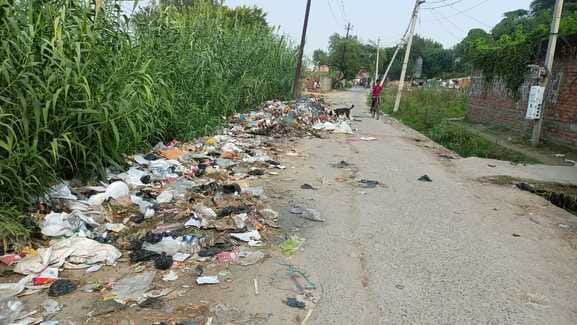 Garbage not collected, trolleys filled with garbage causing traffic jams