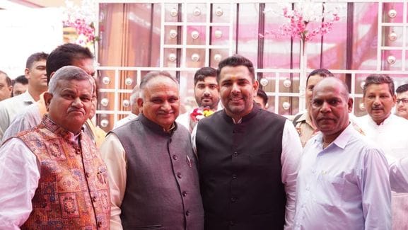 Diwali brings happiness in people's lives.