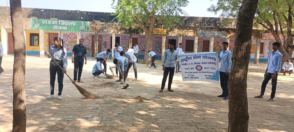 Volunteers have to be prepared for national service.